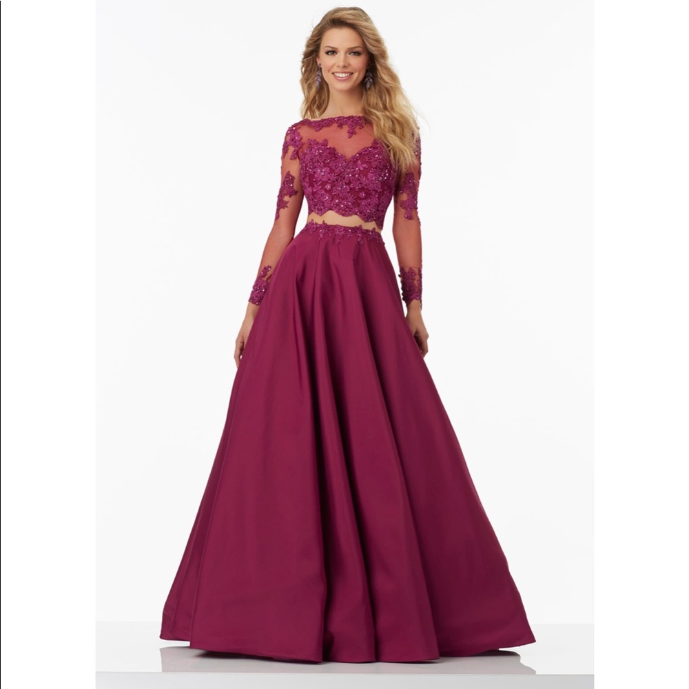 Prom Dress (Long, Two Piece, Burgundy, Elegant)